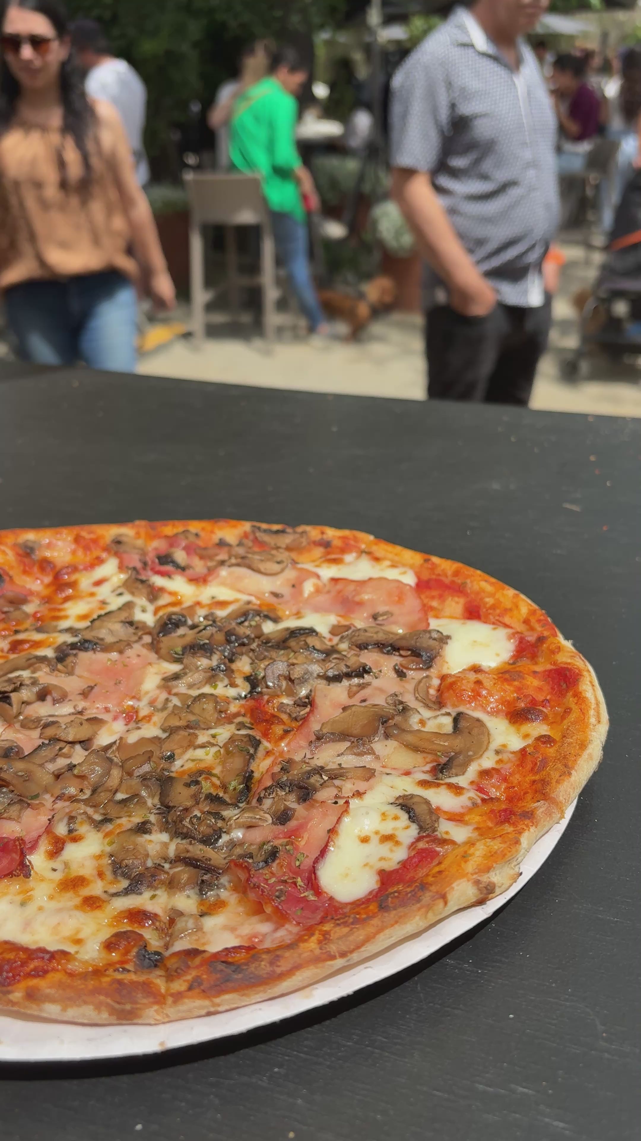 Pizza Jamón y Champiñón